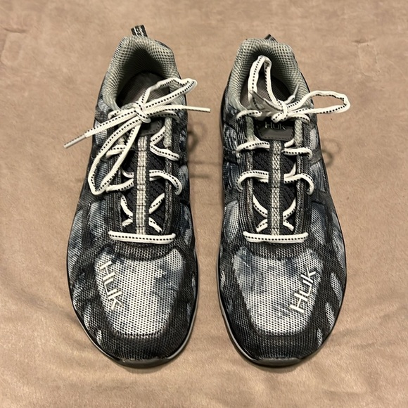 Huk Attack Subzero size 8.5. New. No wear. In Great condition - Picture 2 of 6